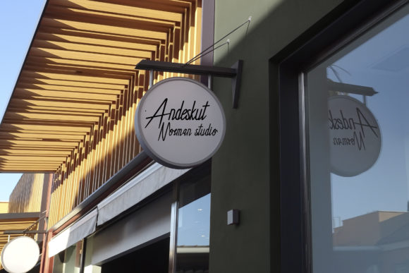 Andeskut: The Handwritten Font That Elevates Your Brand